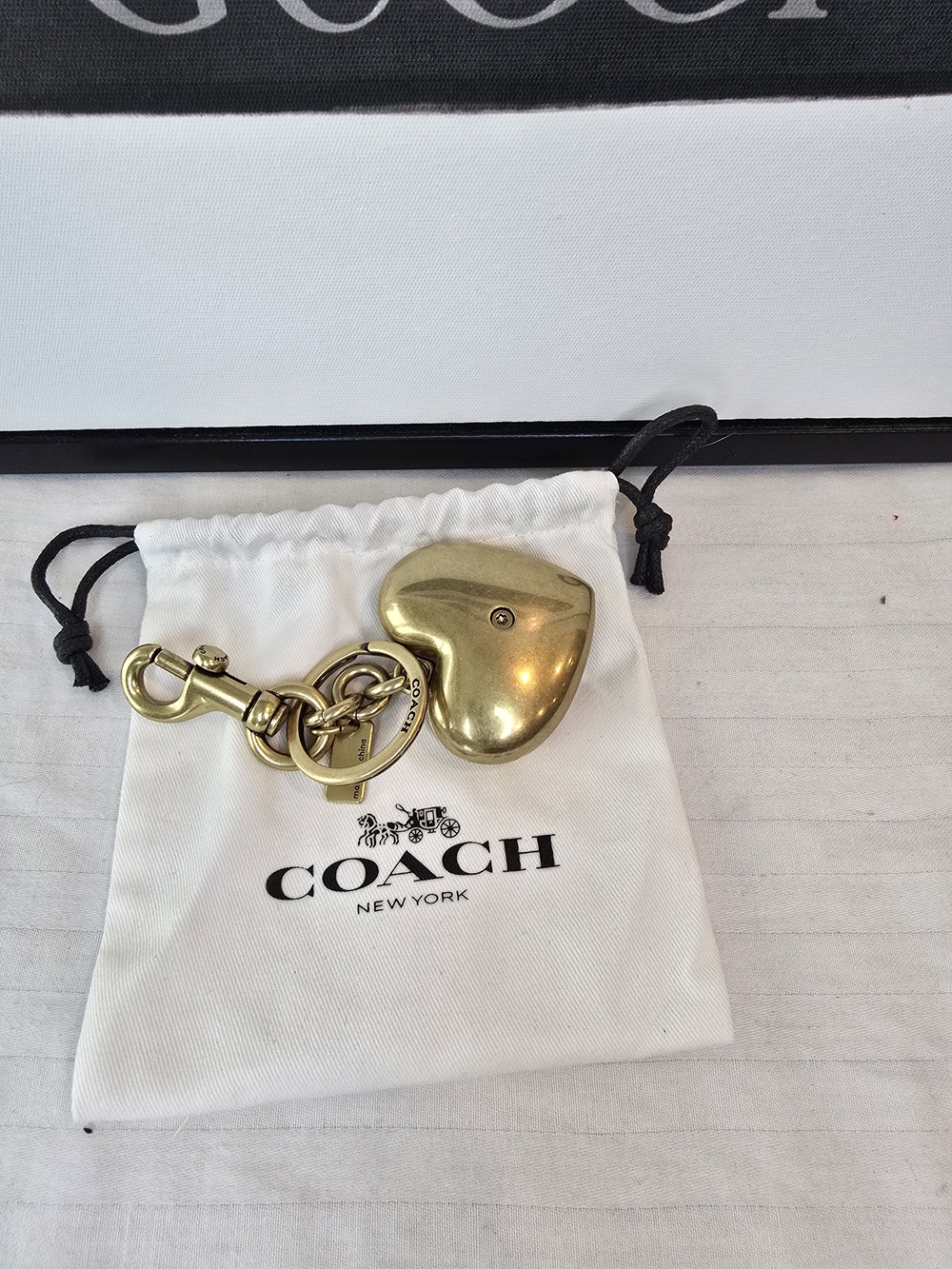 ❌sold❌Coach Gold-Tone Heart Keychain with Multicolor Enamel Stripes - Picture 3 of 3